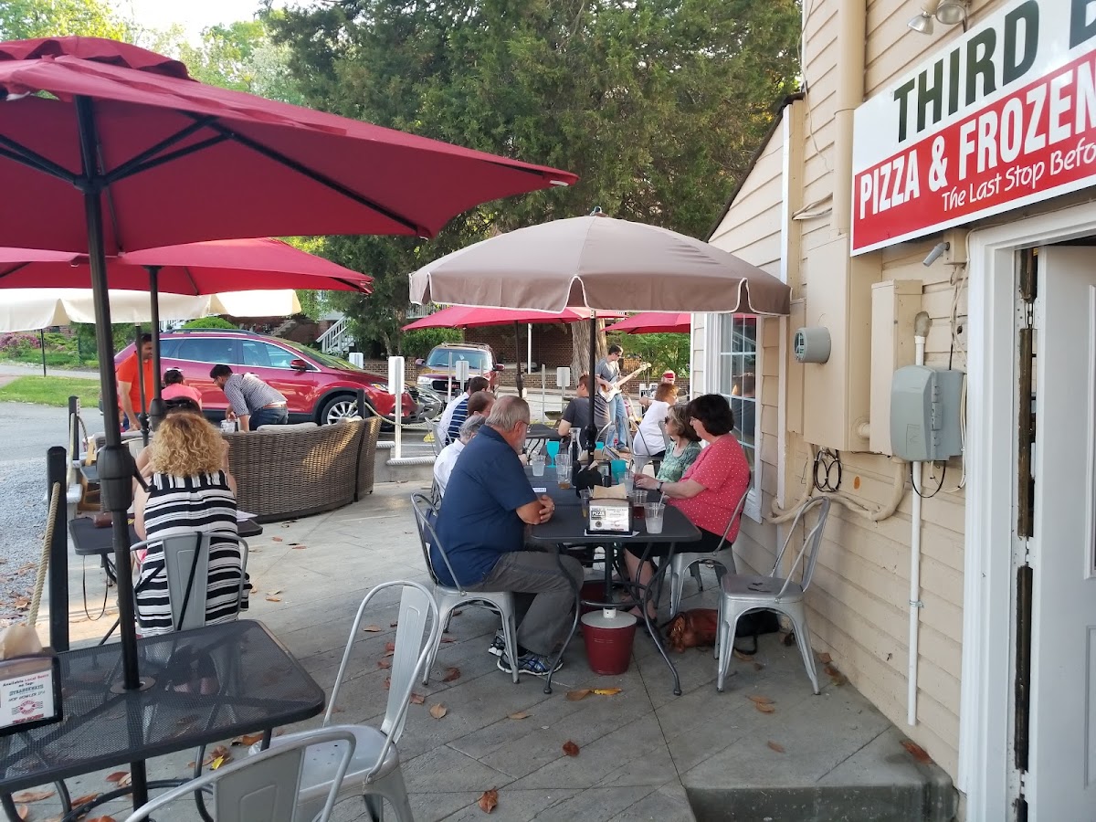 Third Base Pizza & Frozen Custard Parlor